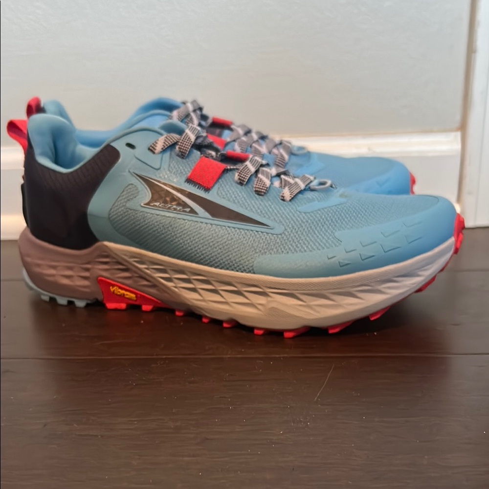 Altra Tim 5 in new condition, size 8.5 Vibrant Blue and Red Trail Shoes